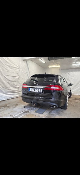 Jaguar XF 9 of 17