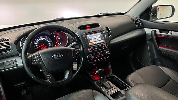 Kia Sorento 9 of 18