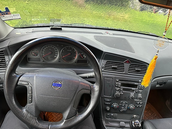 Volvo V70 13 of 13