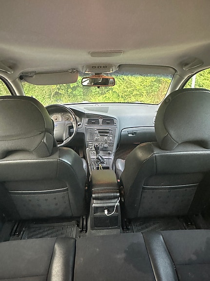 Volvo V70 9 of 13