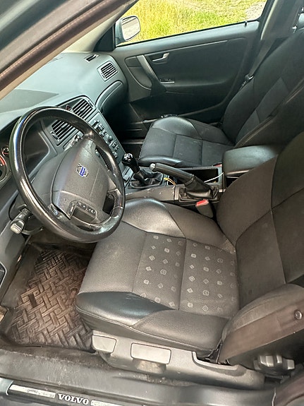 Volvo V70 10 of 13