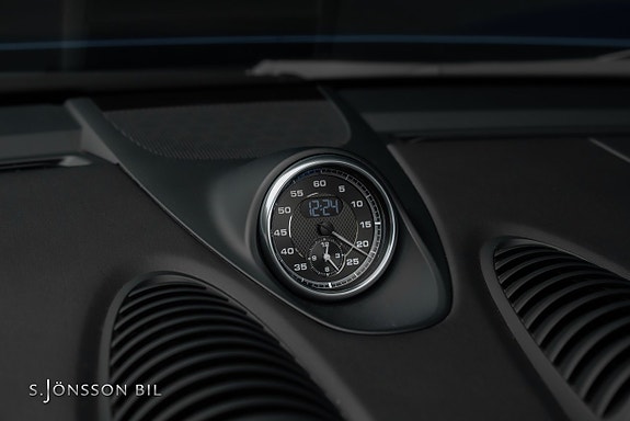 Porsche 718 Spyder 17 of 21