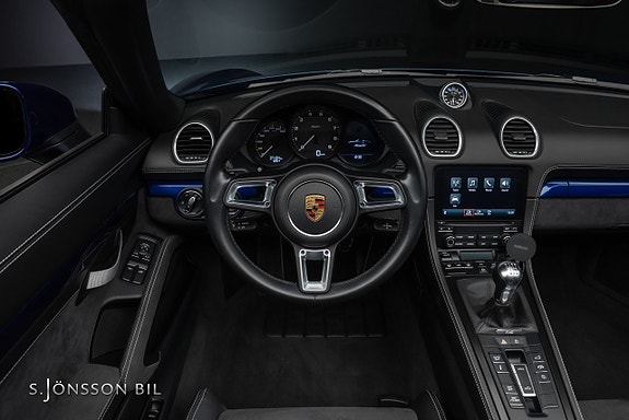 Porsche 718 Spyder 9 of 21