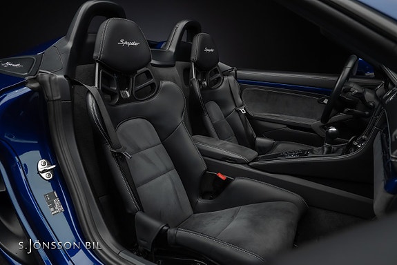 Porsche 718 Spyder 19 of 21