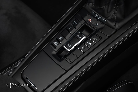 Porsche 718 Spyder 18 of 21