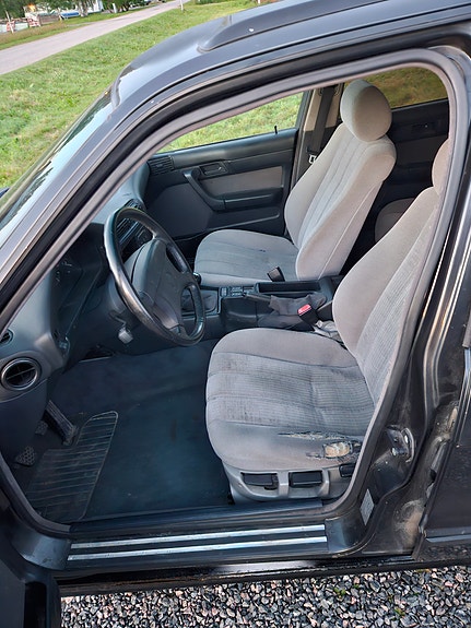 BMW 525i 2 of 3