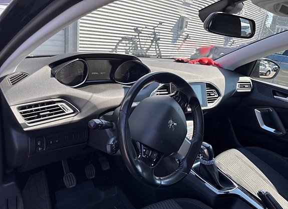 Peugeot 308 SW 14 of 20