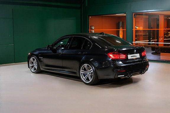 BMW M3 5 of 30
