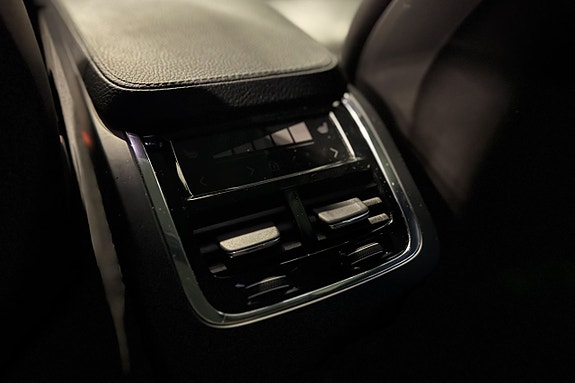 Volvo XC90 20 of 20