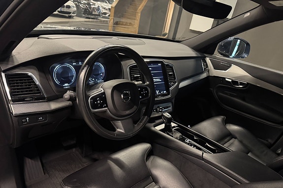 Volvo XC90 11 of 20