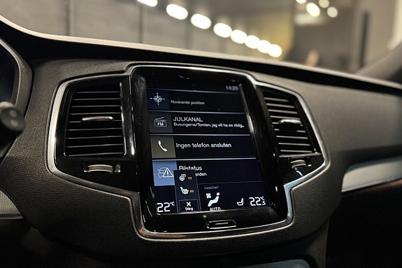 Volvo XC90 18 of 20