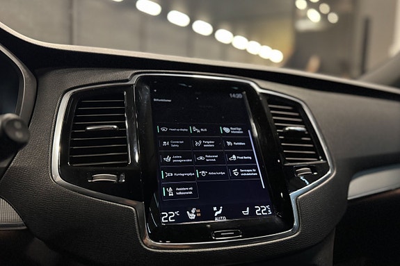 Volvo XC90 17 of 20
