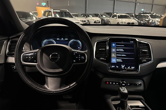 Volvo XC90 14 of 20