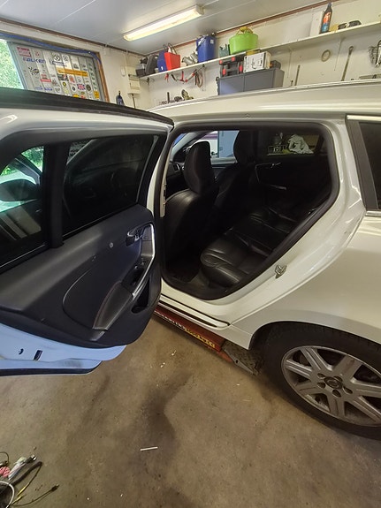 Volvo V60 6 of 16