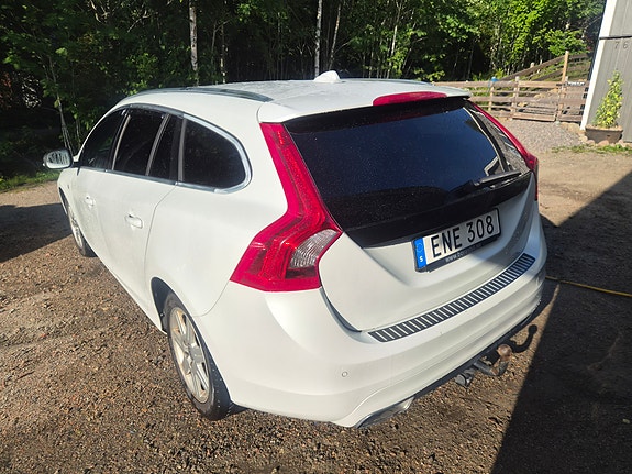 Volvo V60 14 of 16