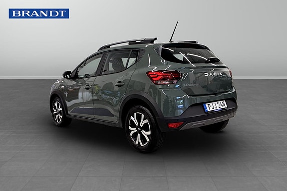Dacia Sandero Stepway 2 of 9