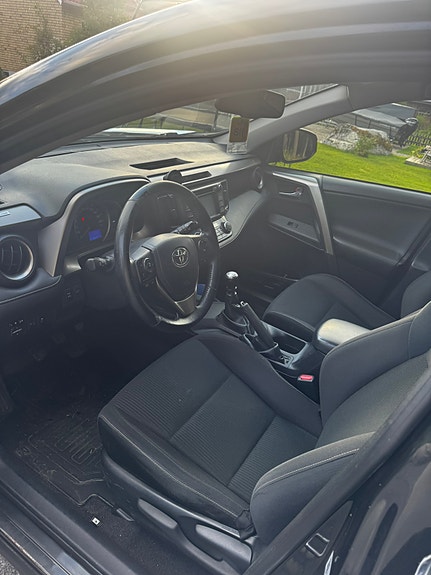 Toyota RAV4 6 of 7
