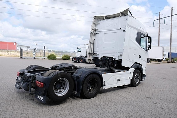 DAF XG530 6x2 boggi dragbil - med 49 987 mil 4 of 14