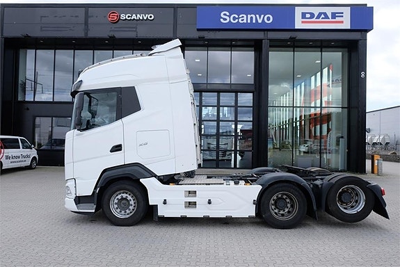 DAF XG530 6x2 boggi dragbil - med 49 987 mil 2 of 14