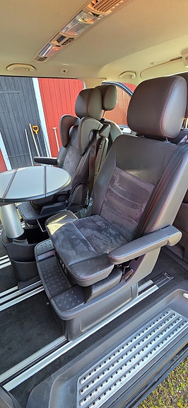 Volkswagen Multivan 3 of 6