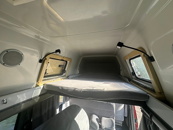 Volkswagen California 11 of 21