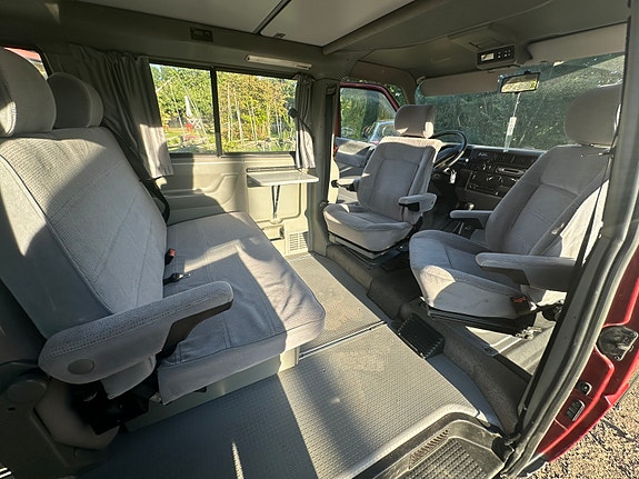Volkswagen California 8 of 21
