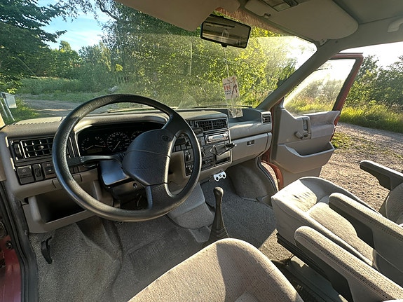 Volkswagen California 6 of 21