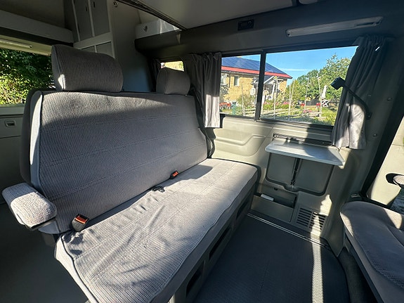 Volkswagen California 18 of 21