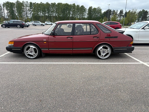 Saab 900 3 of 14