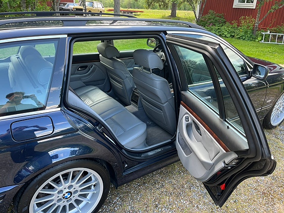 BMW 540i 5 of 15