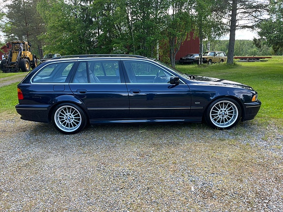 BMW 540i 6 of 15