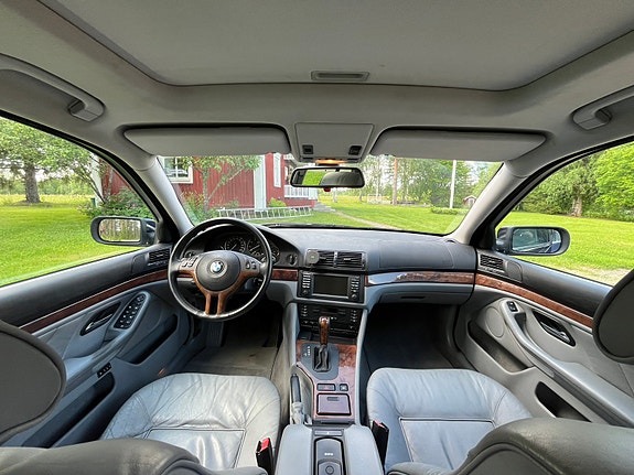 BMW 540i 4 of 15