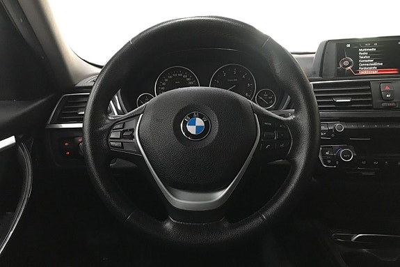 BMW 318d 16 of 26