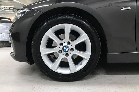 BMW 318d 11 of 26
