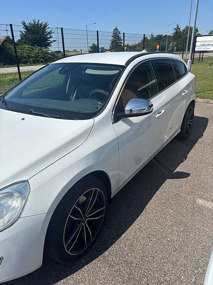 Volvo V60 4 of 9