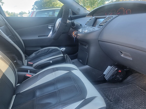 Nissan Primera 2 of 7