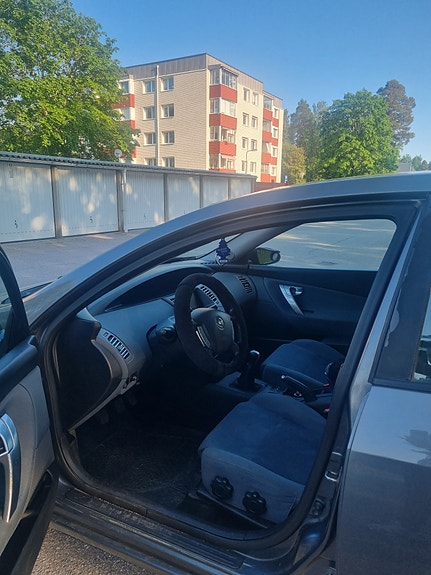 Nissan Primera 4 of 7