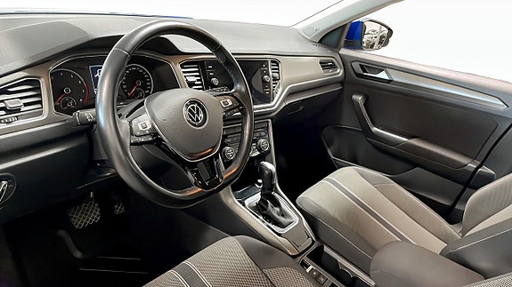Volkswagen T-Roc 7 of 12