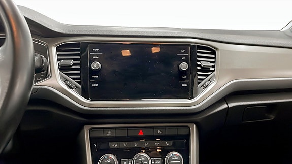 Volkswagen T-Roc 9 of 12