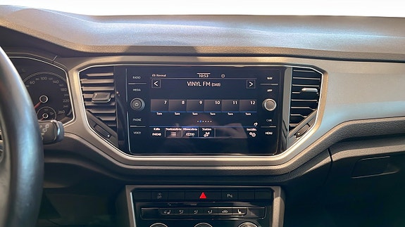 Volkswagen T-Roc 9 of 16