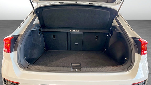 Volkswagen T-Roc 12 of 16
