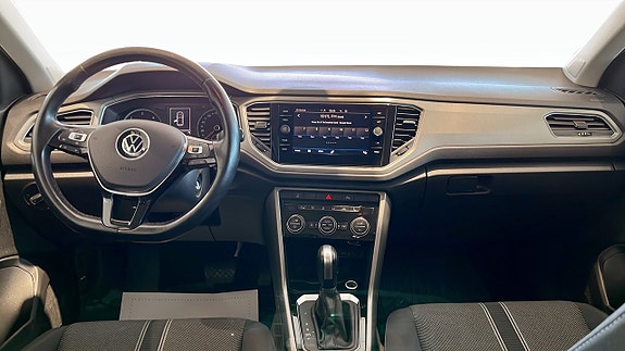 Volkswagen T-Roc 10 of 16