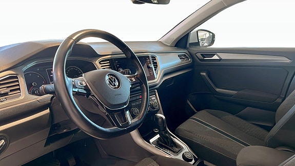Volkswagen T-Roc 7 of 16