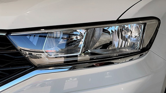 Volkswagen T-Roc 14 of 16