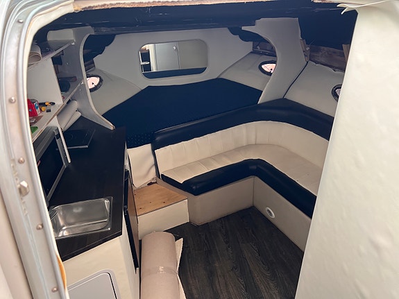 Crownline 290 CR – Dubbla Volvo Penta V8 – Stora renoveringar gjorda 5 of 5