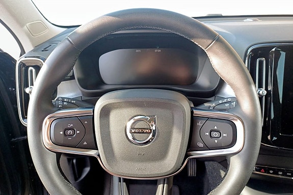 Volvo XC40 7 of 9