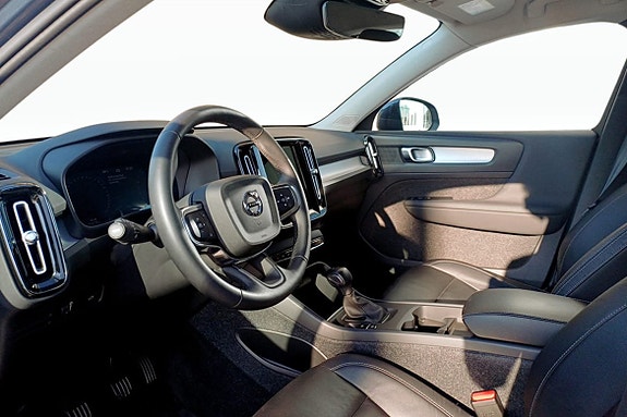 Volvo XC40 5 of 9