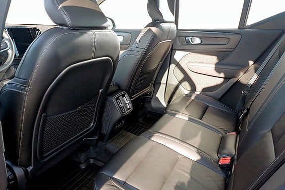 Volvo XC40 8 of 9