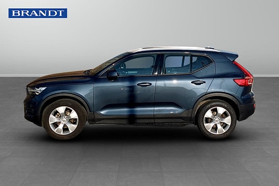Volvo XC40 3 of 9