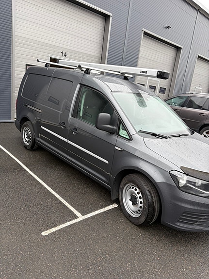 Volkswagen Caddy Maxi 2 of 5